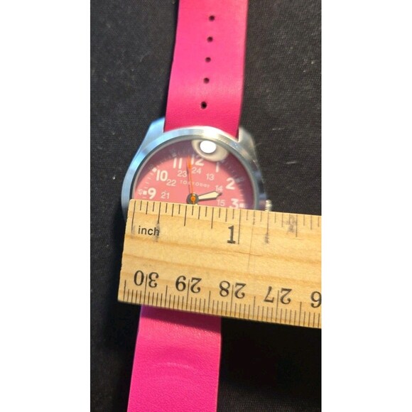 Tokyo bay hot pink large faced silver tone ladies analog wristwatch - Picture 10 of 10